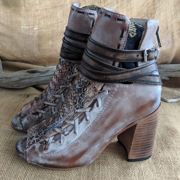 Freebird Eagle Pink Multi - Picture 3 of 9